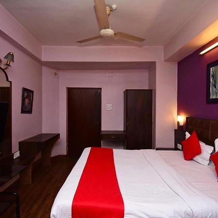Oyo 2510 Near Camac Street Hotell Calcutta Exteriör bild