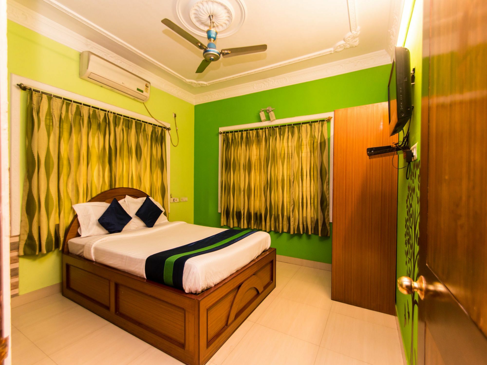 Oyo 2510 Near Camac Street Hotell Calcutta Exteriör bild