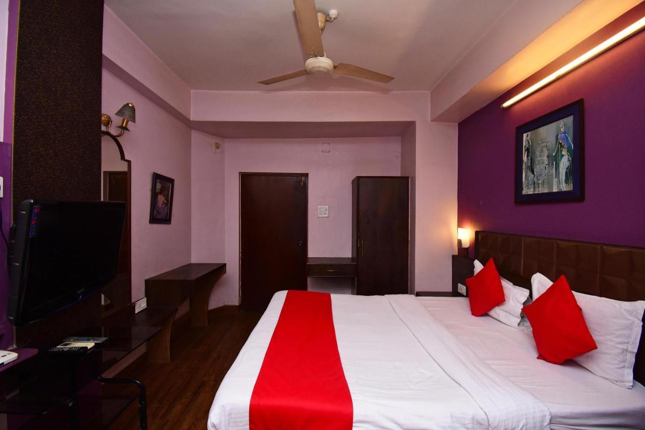 Oyo 2510 Near Camac Street Hotell Calcutta Exteriör bild