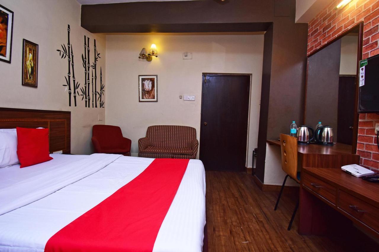 Oyo 2510 Near Camac Street Hotell Calcutta Exteriör bild