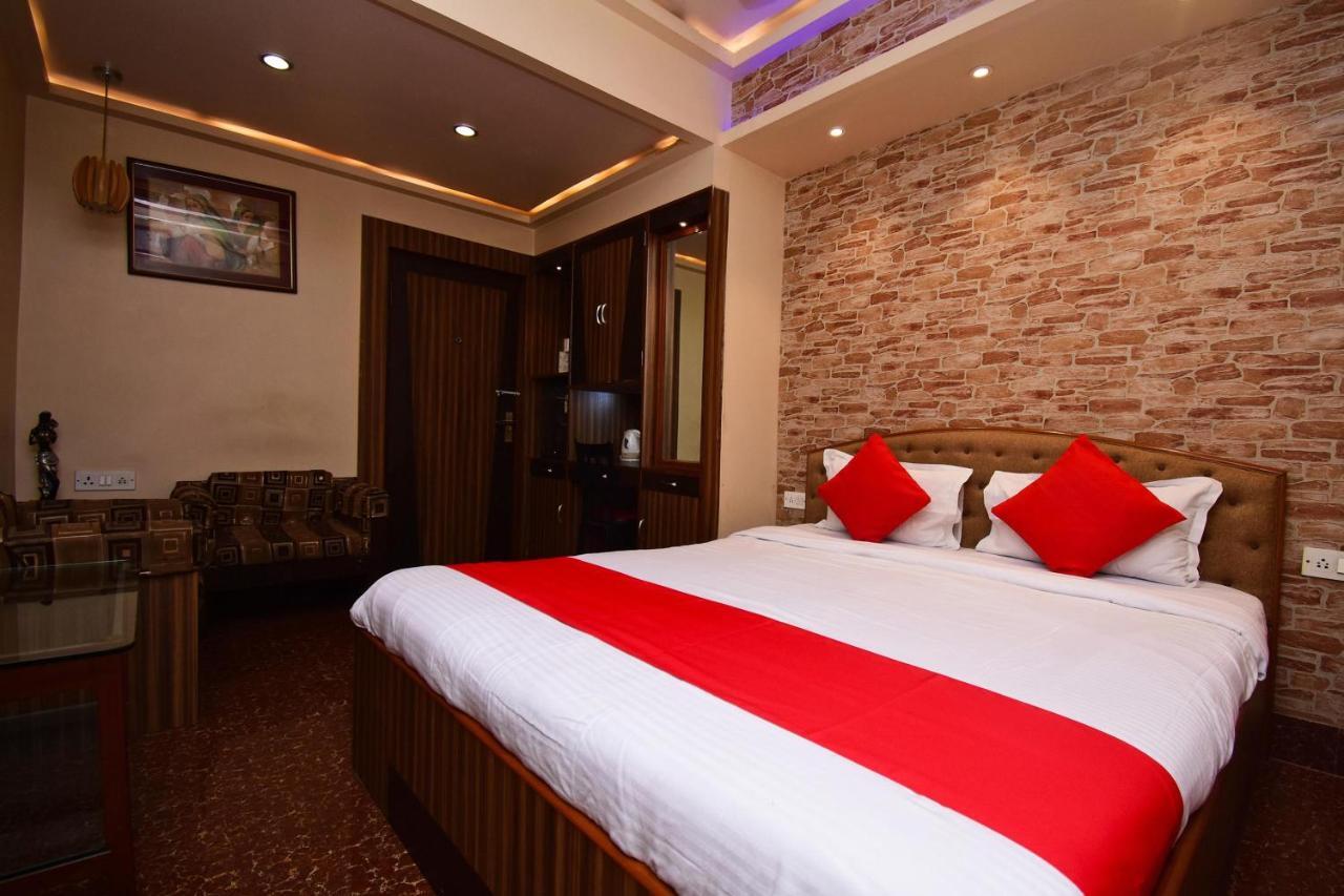 Oyo 2510 Near Camac Street Hotell Calcutta Exteriör bild
