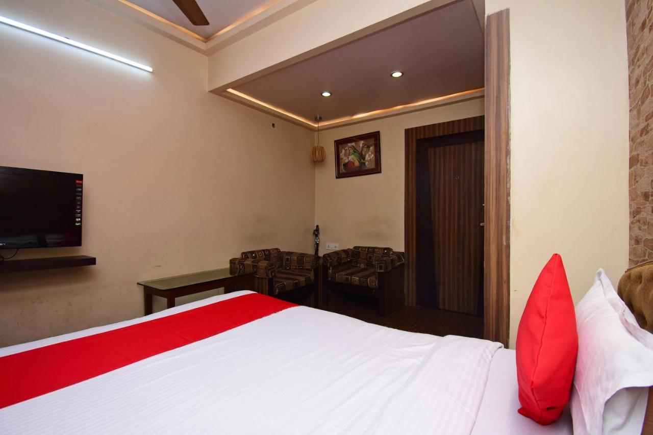 Oyo 2510 Near Camac Street Hotell Calcutta Exteriör bild