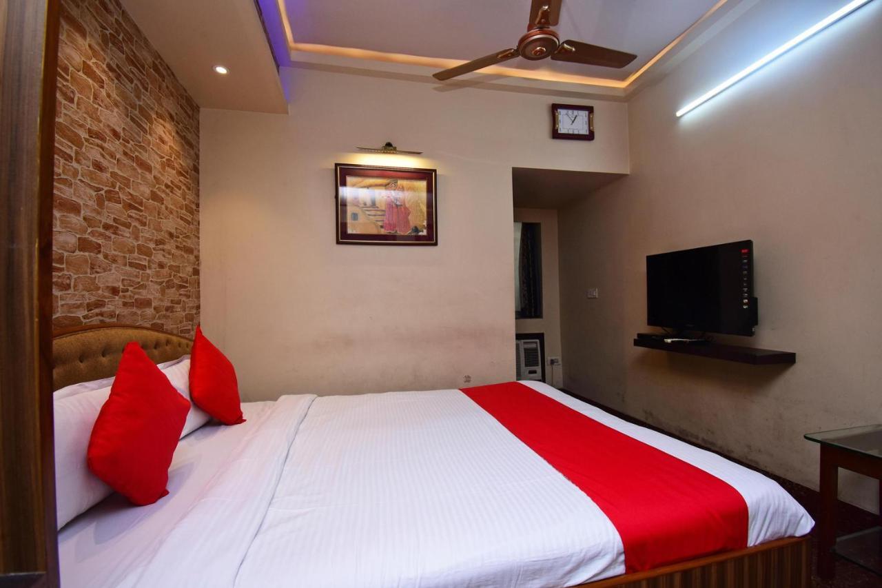 Oyo 2510 Near Camac Street Hotell Calcutta Exteriör bild